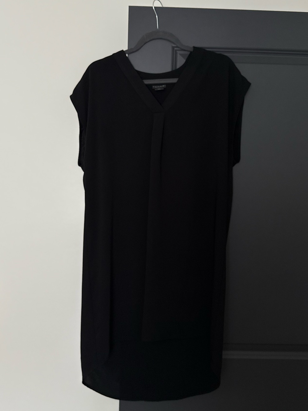 Tahari Black V-Neck Midi Shift Dress — Large